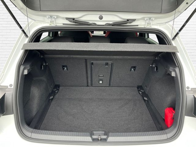 Fahrzeugabbildung Volkswagen Golf VIII GTI 2.0 TSI DSG KLIMA LED NAVI ALU