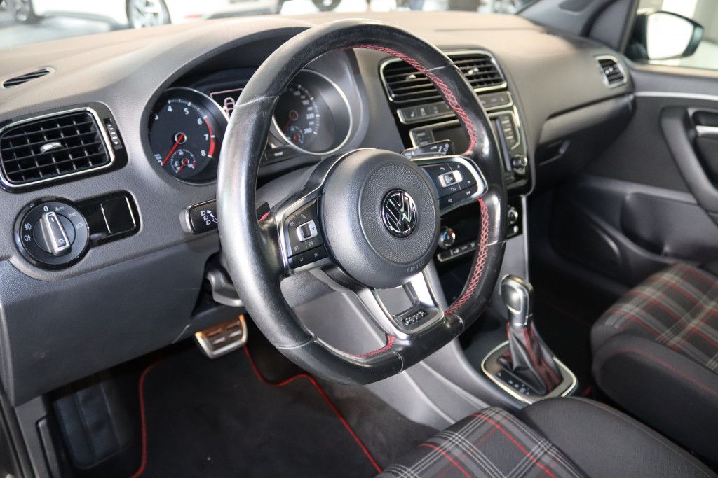 Fahrzeugabbildung Volkswagen Polo 1.8 TSI GTI DSG-Navi-LED-PDC-Klimaa.-Tempo.