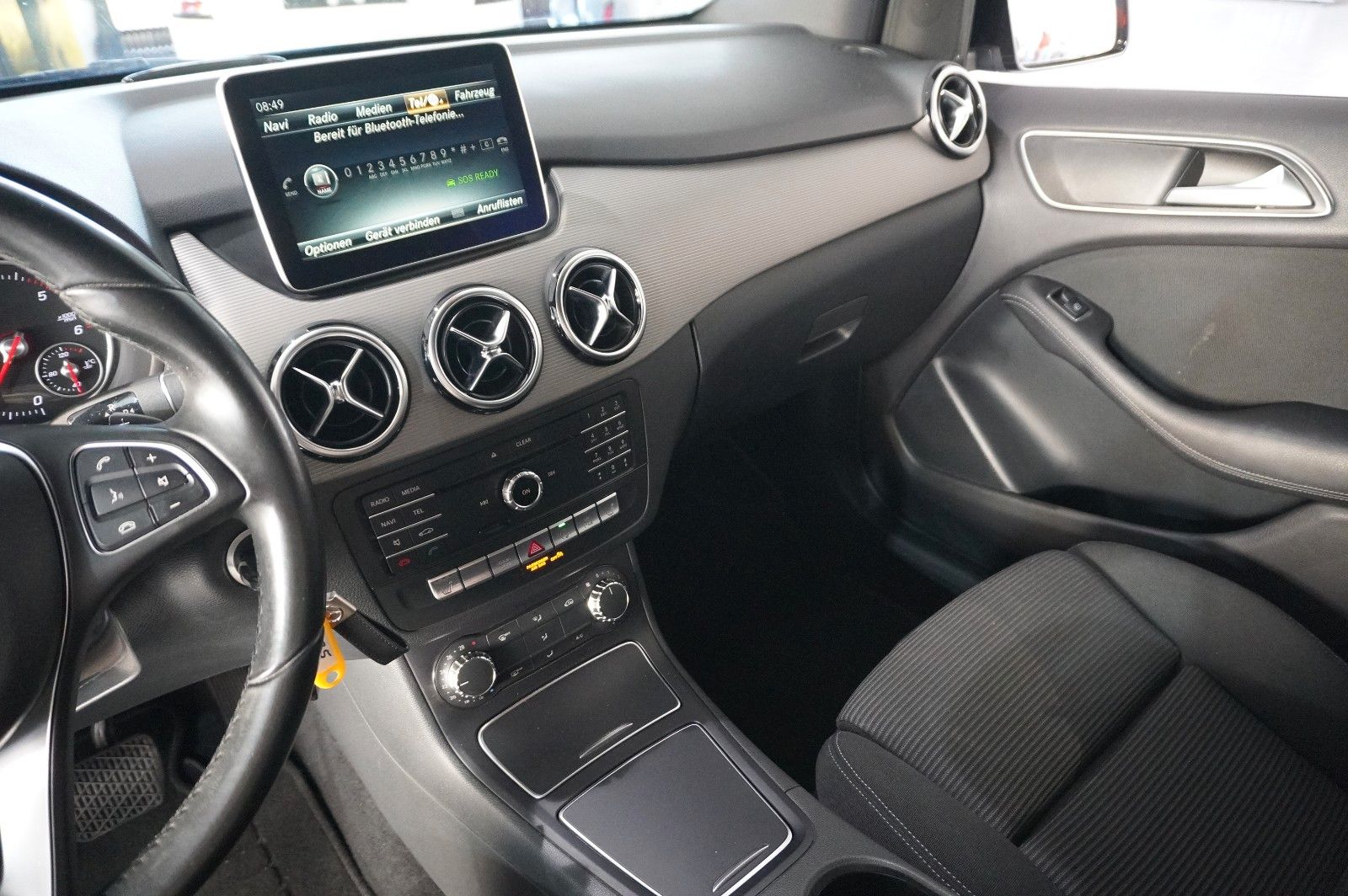 Fahrzeugabbildung Mercedes-Benz B 180 CDI STYLE NAVI/LED/KAMERA/SHZ/TEMP./PDC
