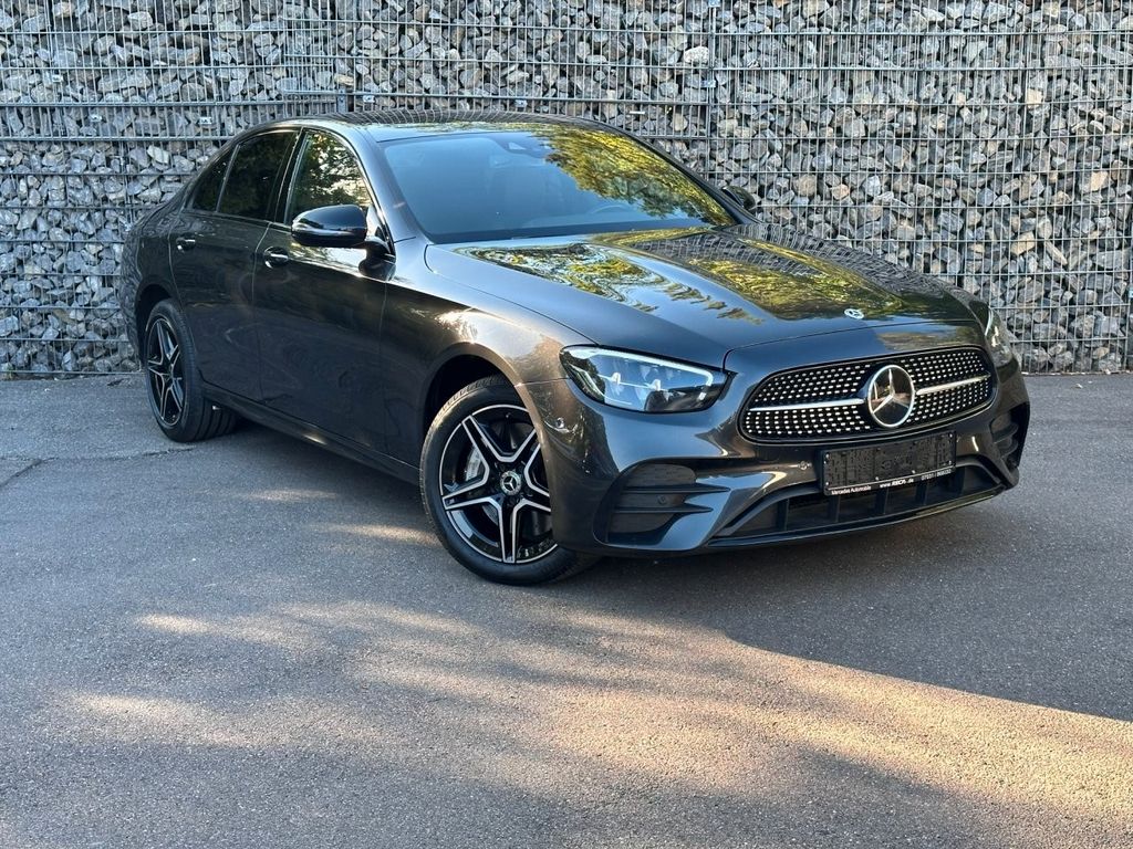 Image of Mercedes-Benz E 300