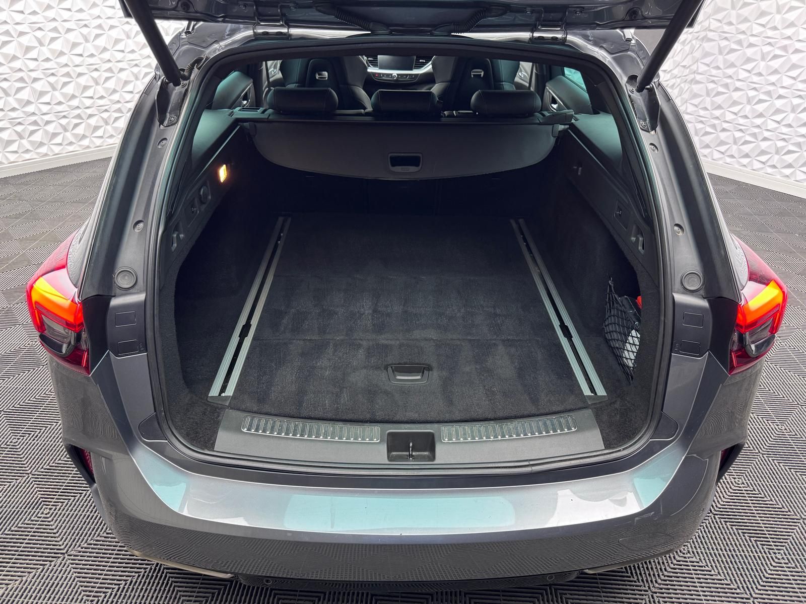 Fahrzeugabbildung Opel 2.0 TURBO GSI 4x4 OPC/ACC/BOSE/KEYL/HUD/MASSAGE
