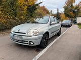Renault Clio 1.2, neue Tüv, neue Zahnriemen - Renault Clio aus 2000: 1.2