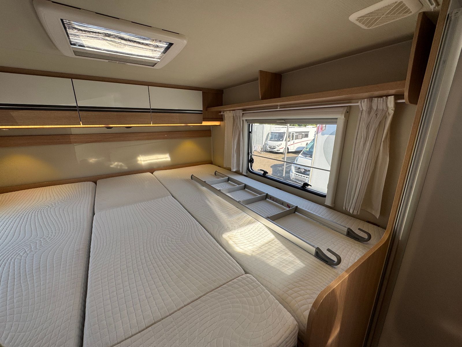 Fahrzeugabbildung Sunlight T 68 FIAT DUCATO NAVI KAMERA SAT TV EB & HUBBETT
