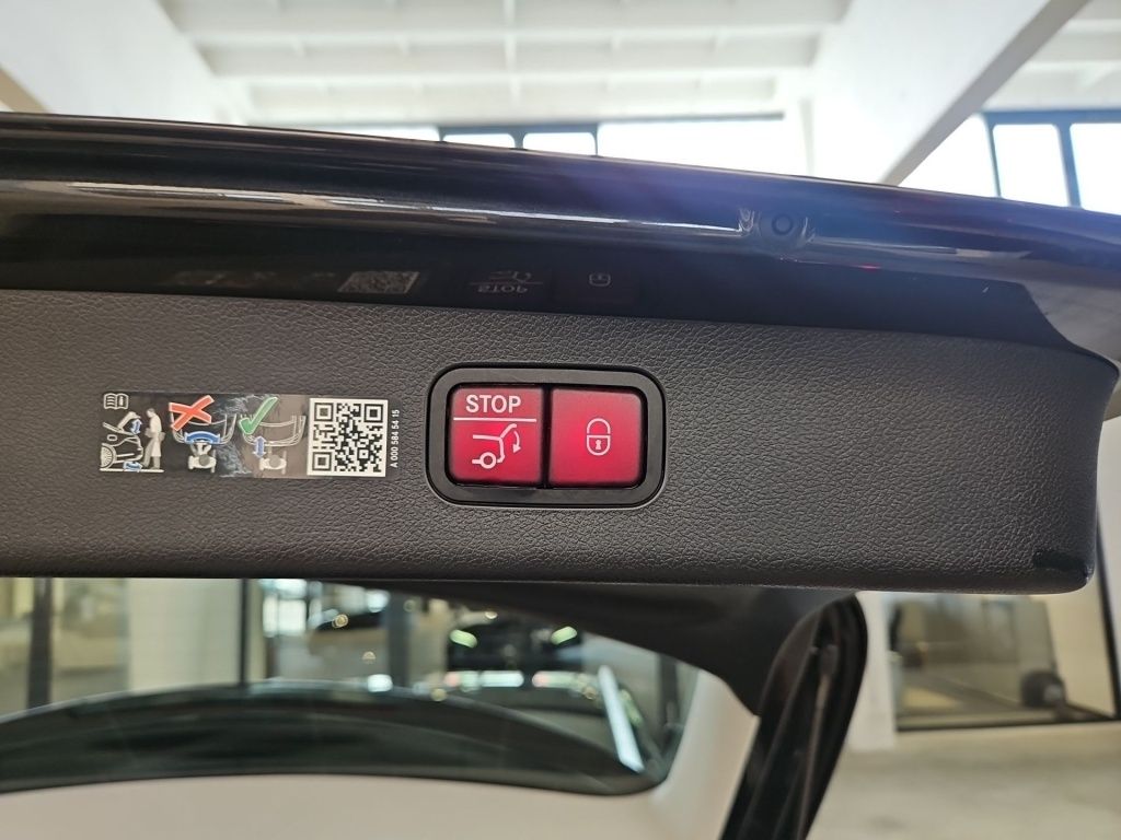 Fahrzeugabbildung Mercedes-Benz E 200 T Avantg. Distronic+ Pano LED KeyLess KAM