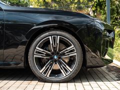 BMW 740 – 14 / 35