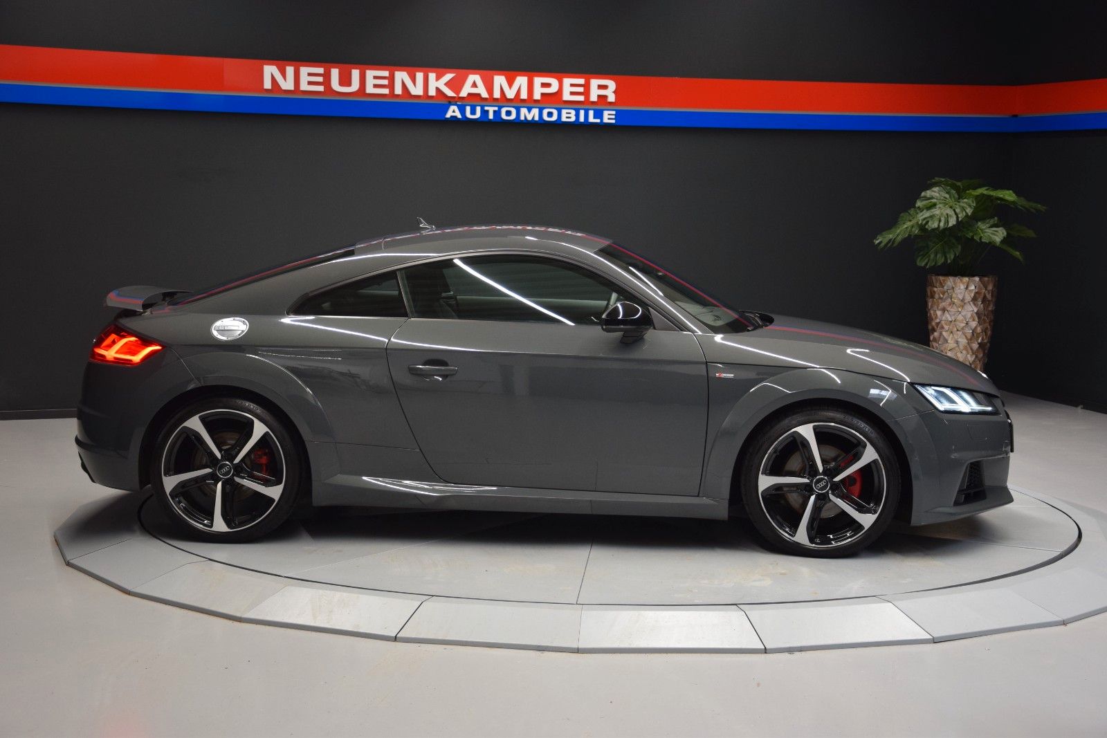 Fahrzeugabbildung Audi TT Coupe 2.0 TFSI quattro competition *No OPF*