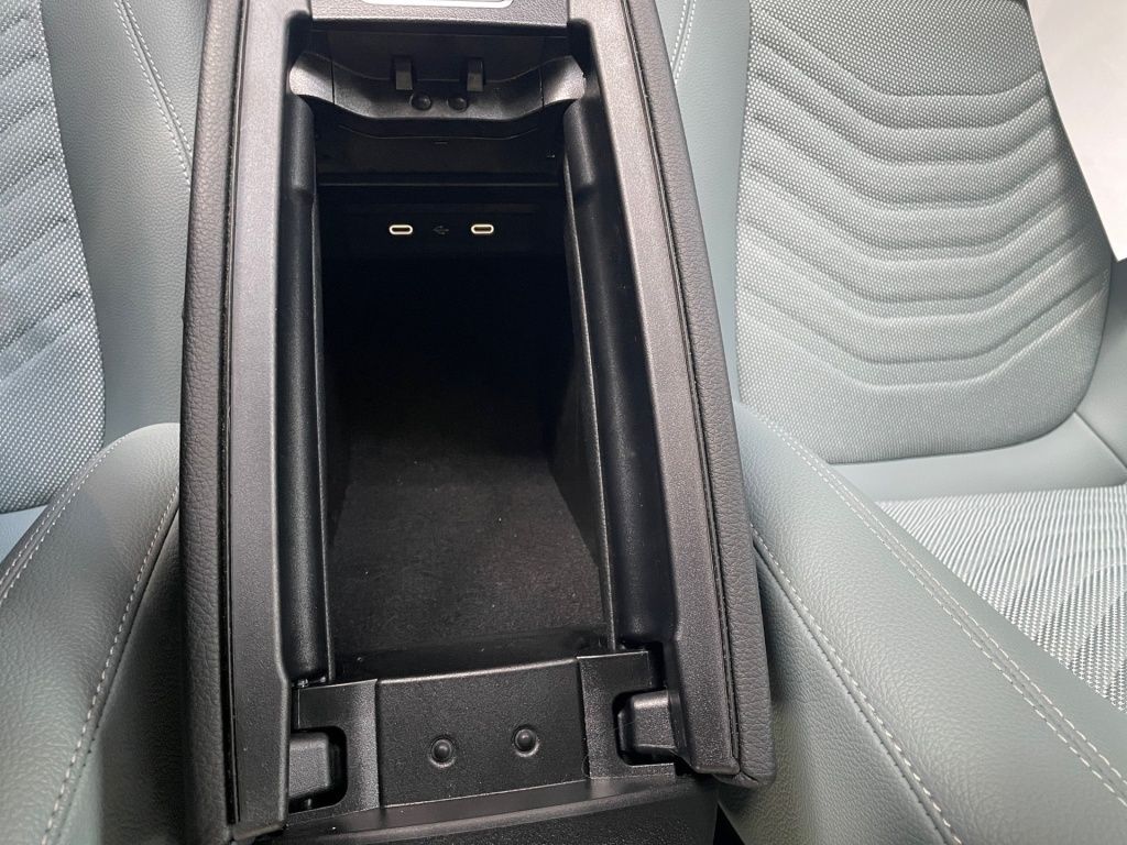Fahrzeugabbildung Mercedes-Benz CLA 180 Coupé Progressive Totwi. Memory LED SHZ