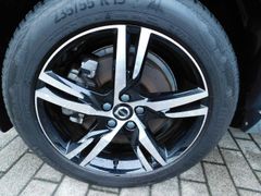 Fahrzeugabbildung Volvo XC60 T6 AWD Recharge R-Design