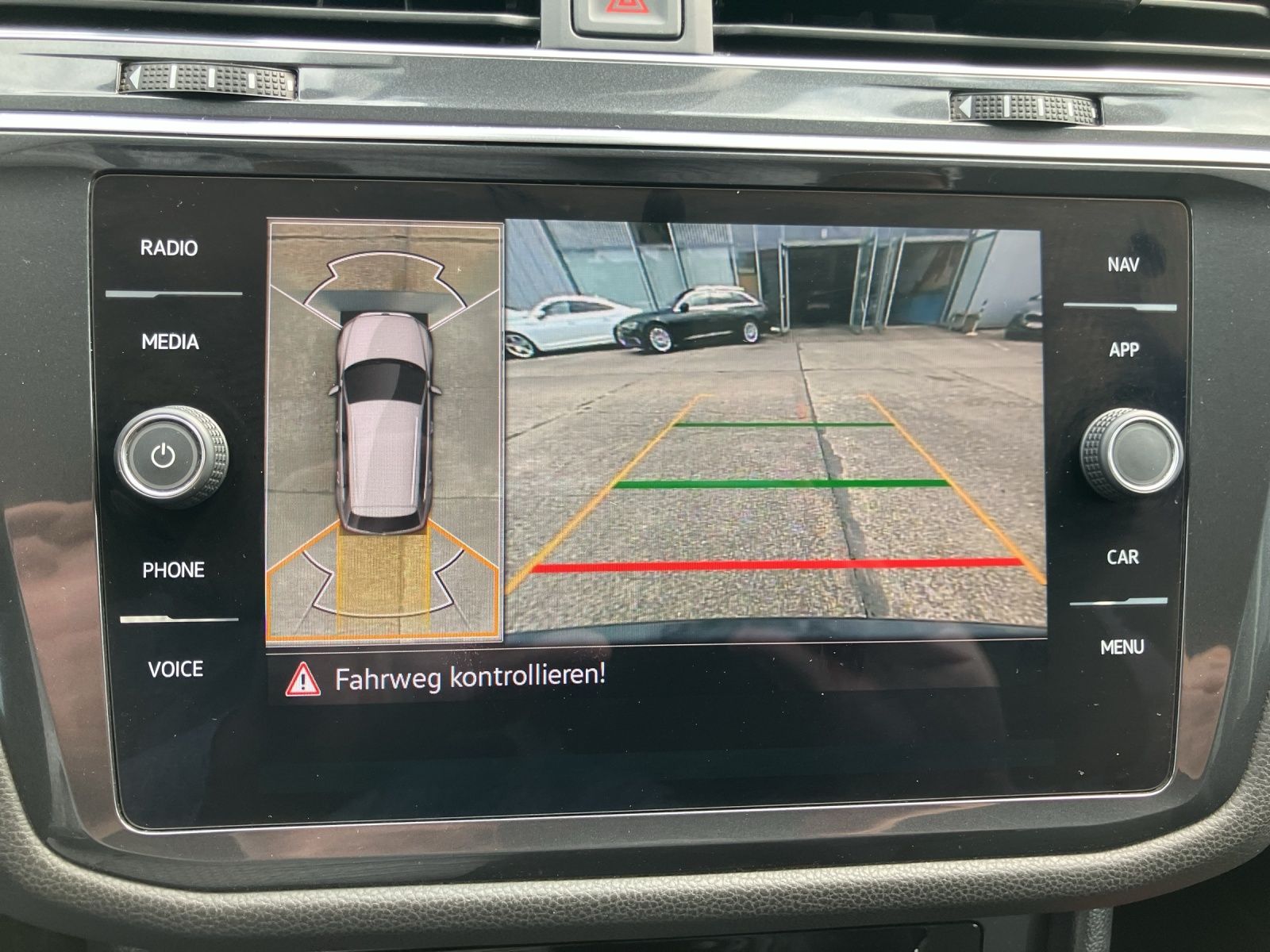 Fahrzeugabbildung Volkswagen Tiguan Allspace Business TDI DSG 4M LED ACC AHK
