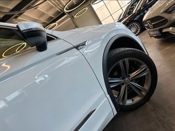 Volkswagen Tiguan *R-Line*Spurhalte*ACC*LED*AHK*Massage*