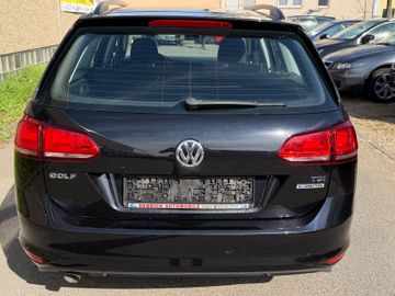 Volkswagen Golf - 6