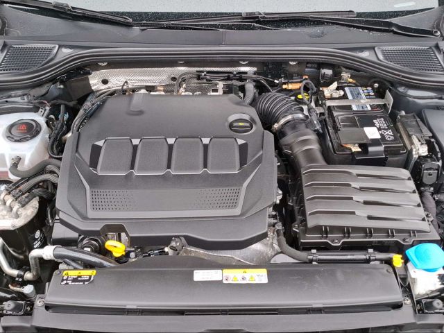 GOLF VIII VARIANT 2.0 TDI R-LINE