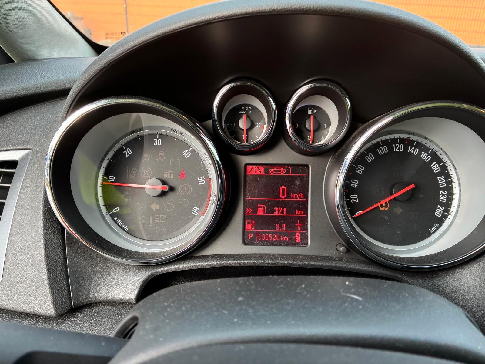 Opel Astra 2015 — photo 10
