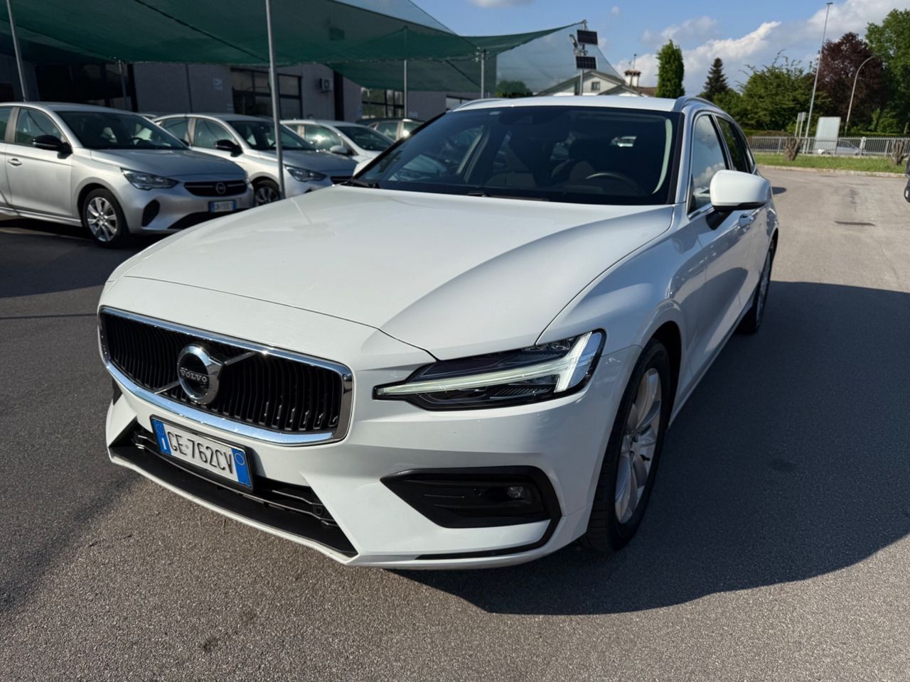 Volvo V60 B4 2.0 197 CV Geartronic Momentum Busi