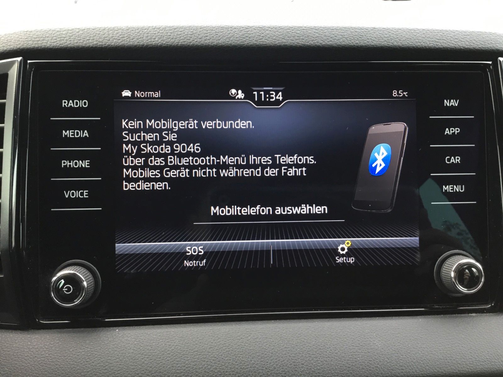 Fahrzeugabbildung SKODA Karoq 2.0l TDI DSG 4x4 SPORTLINE+AHK+18"+Kamera