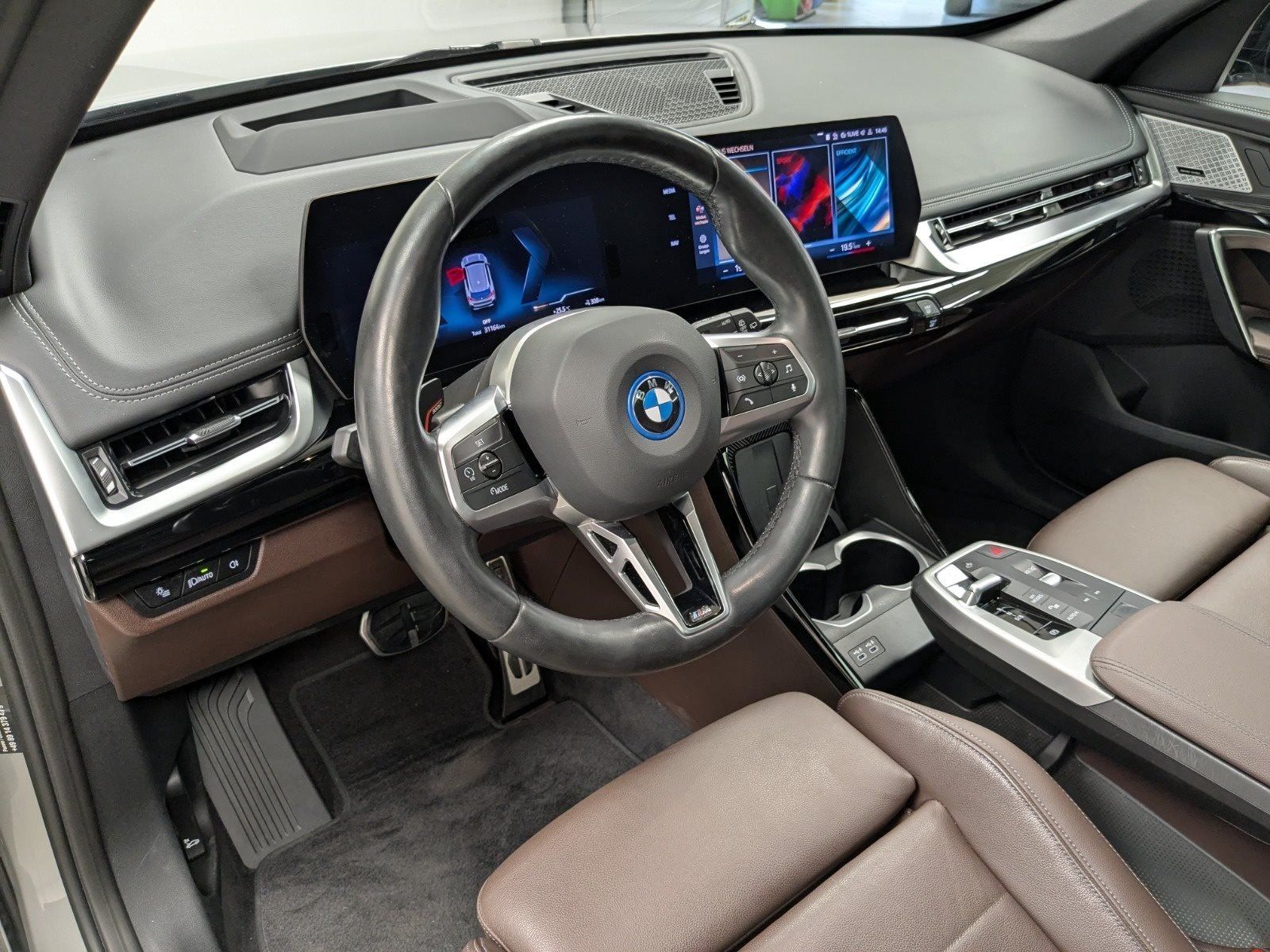 BMW iX1 xDrive30 M Sport HUD PANO ACC AHK DA Prof. 3 foto 17