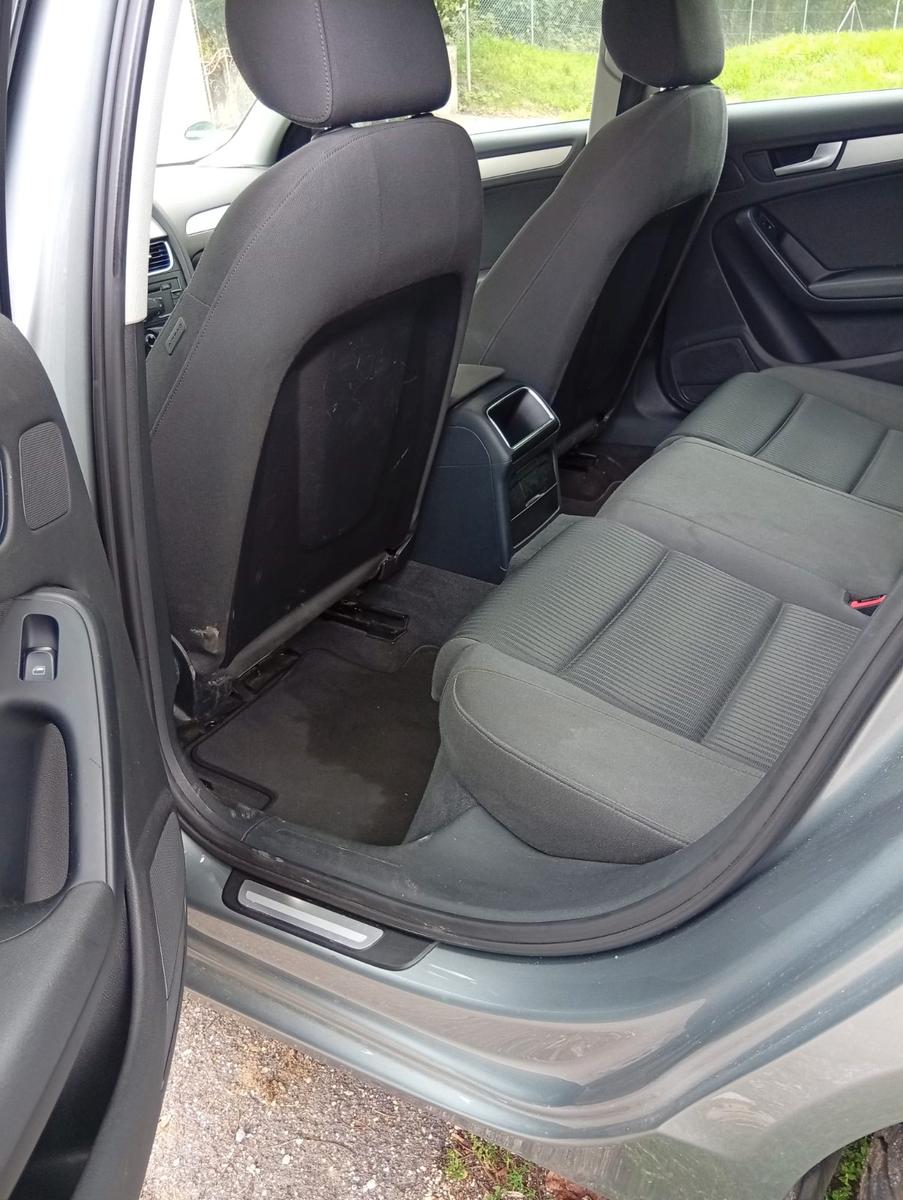 Audi A4 2011 — photo 10