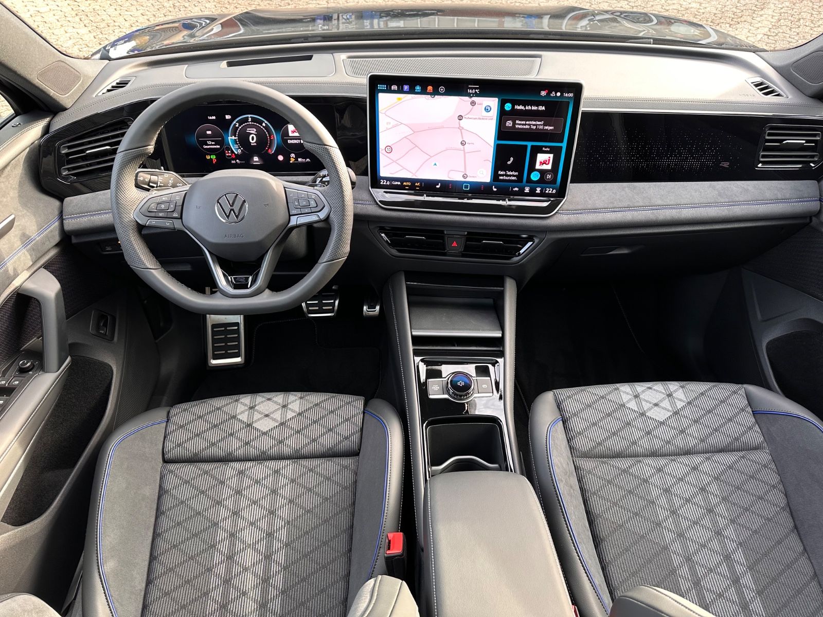 Fahrzeugabbildung Volkswagen Tiguan R-Line 2.0 TDI DSG Black/Pano/Matrix/AHK