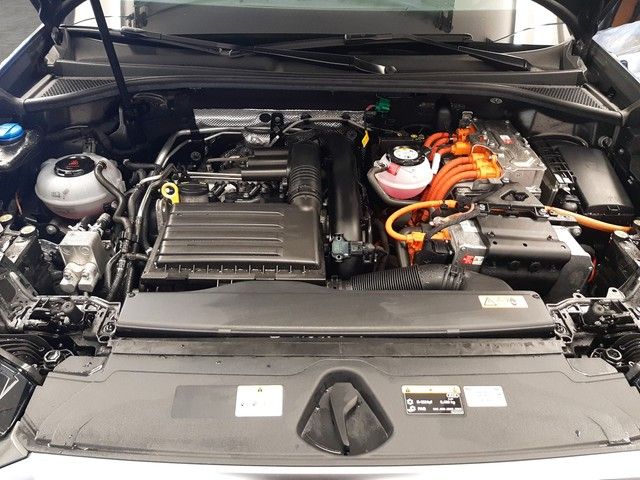 Fahrzeugabbildung Audi Q3 45TFSIe AHK LED Navi eleHeck Sportsitze 18"