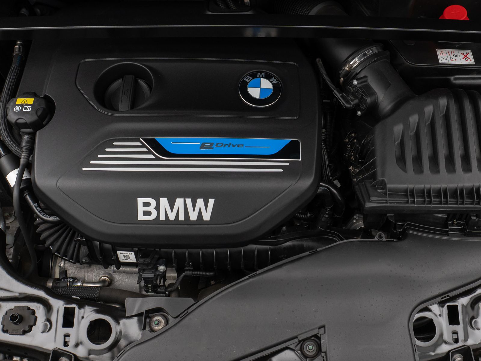 Fahrzeugabbildung BMW X1 xD25e PDC DAB Navi Lordos Geschwindigkeitsreg