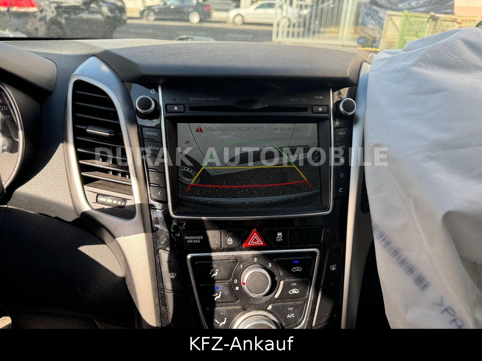 Hyundai i30 2014 — photo 15