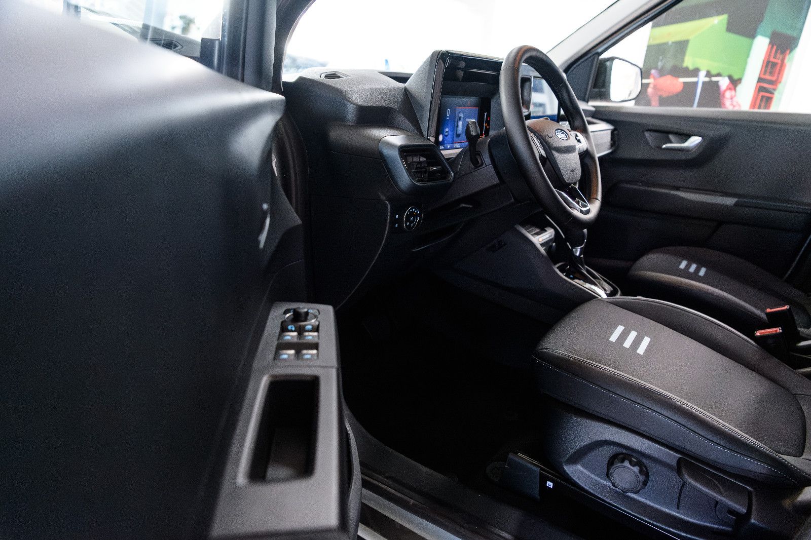 Fahrzeugabbildung Ford Tourneo Courier Active +Navi +ACC +Winter