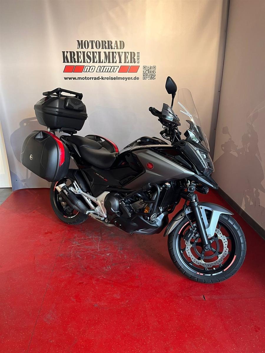 Honda NC750X DCT RC90 Top Zustand mit viel