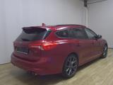 Ford Focus Turnier 2.0 EB ST Navi LED AHK RFK - mit Diesel-Antrieb: Rot, Kombi