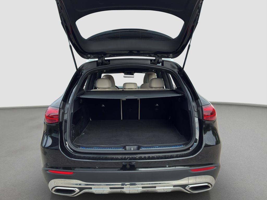 Fahrzeugabbildung Mercedes-Benz GLC 200 4MATIC PANO-SD*LED*EASY-PACK*AMBIENTE*