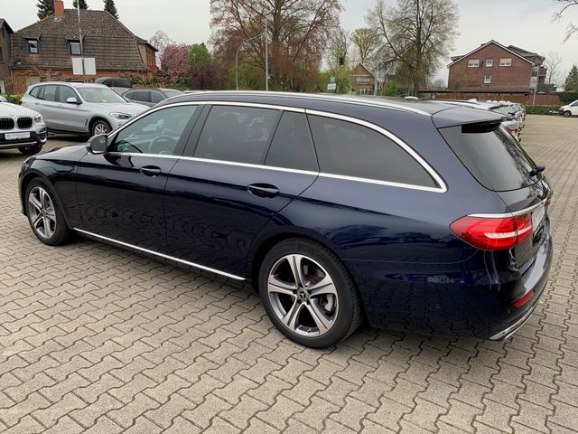 Fahrzeugabbildung Mercedes-Benz E 350 Td Avantgarde+LED+Comand+HeadUp+Kamera+AHK