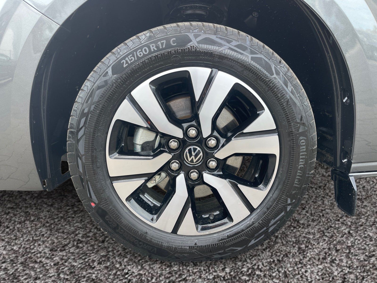 Volkswagen T7 Caravelle - Bild 8