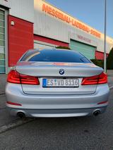 BMW 530i A - - BMW 530 mit Benzin-Antrieb: Limousine
