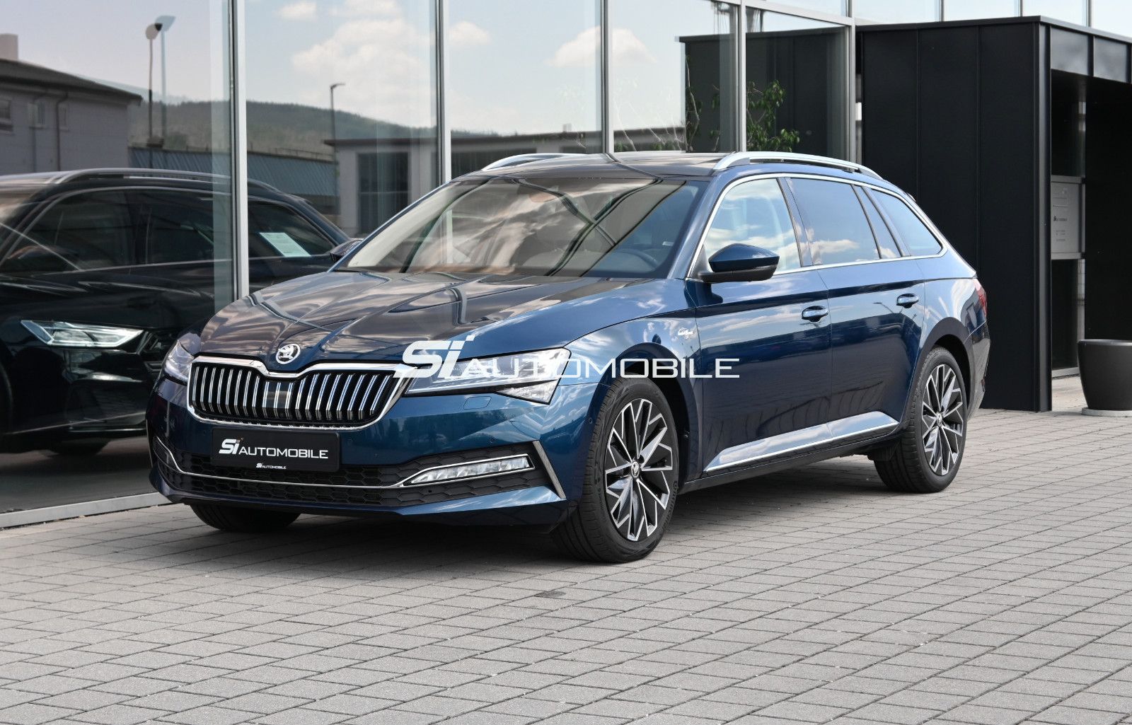 Fahrzeugabbildung SKODA Superb 2.0 TDI DSG L&K COMBI °ACC°AHK°STANDHEIZ°