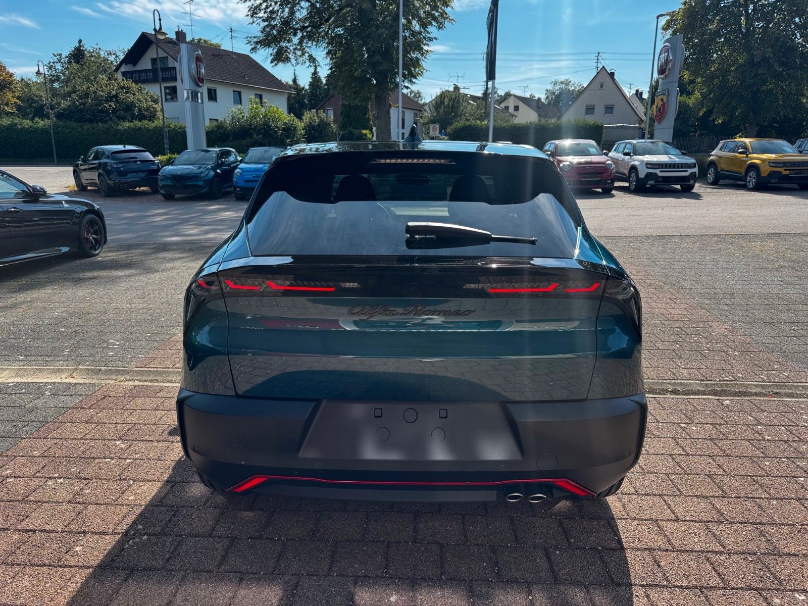 Fahrzeugabbildung Alfa Romeo Junior 1.2 Speciale Automatik Navi LED Sitzhzg.