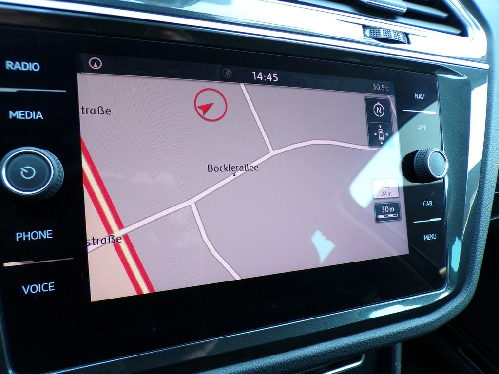 Fahrzeugabbildung Volkswagen Tiguan 1.4 TSI Sound *Navi*ACC*AHK*