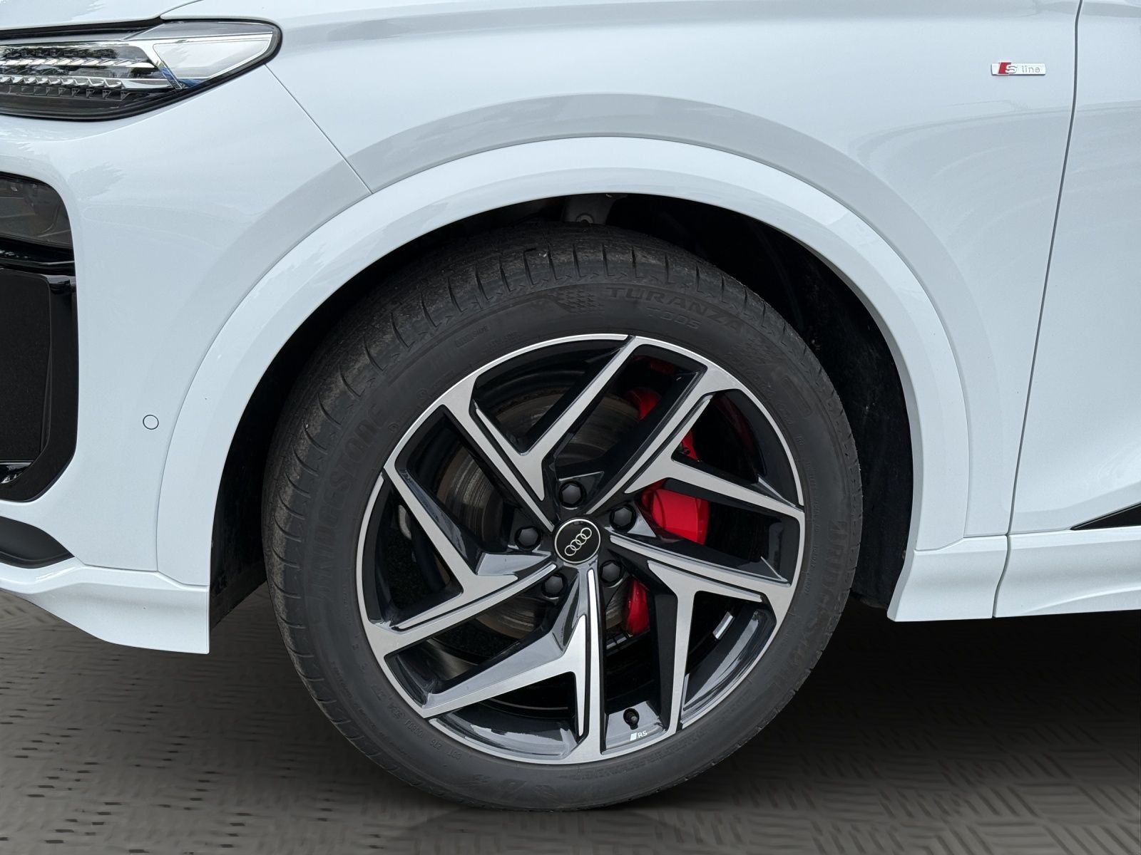 Audi Q6 e-tron - Bild 8