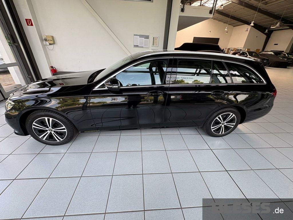 MERCEDES-BENZ E 220 – Bild 4