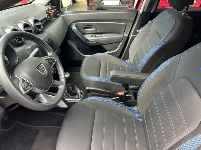 Fahrzeugabbildung Dacia Duster II Celebration+CarPlay+Navi+AllwLM+Kamera