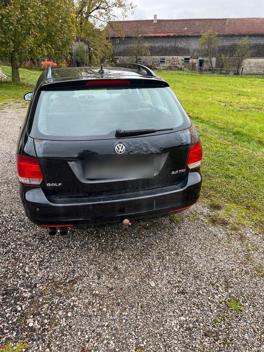 Volkswagen Golf 2012 — двигун 140 HP (103kW)