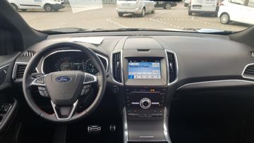 Fahrzeugabbildung Ford 4x4;Anhängerkupplung;Standheizung;Panoramadach