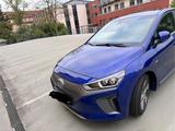 Hyundai IONIQ ELEKTRO Premium Premium - Hyundai IONIQ von privat