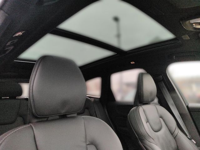 VOLVO XC 60 (Bild 25 von Array)