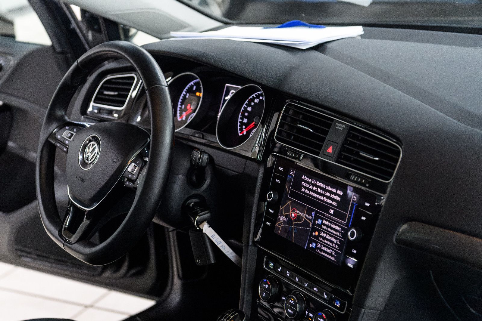 Fahrzeugabbildung Volkswagen Golf VII IQ.DRIVE +SHZ +ACC +NAVI
