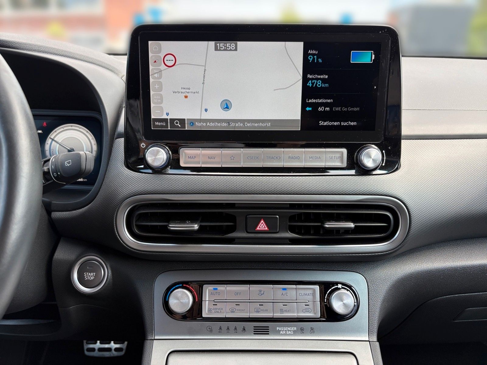 Fahrzeugabbildung Hyundai Kona Trend Elektro Navi- & Assistenz Paket
