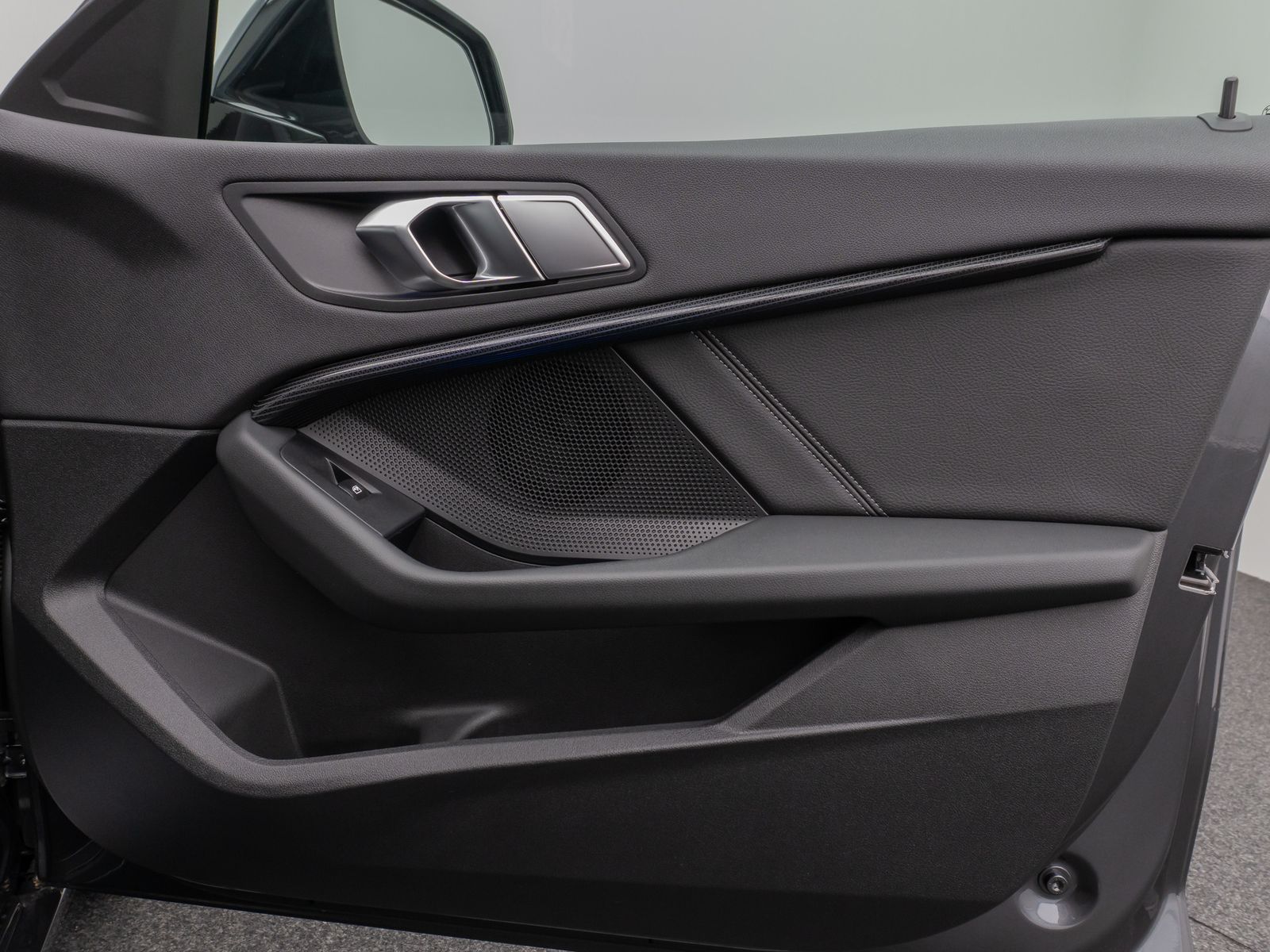 Fahrzeugabbildung BMW 220i Gran Coupé xD Sport Line HUD DAB Panorama