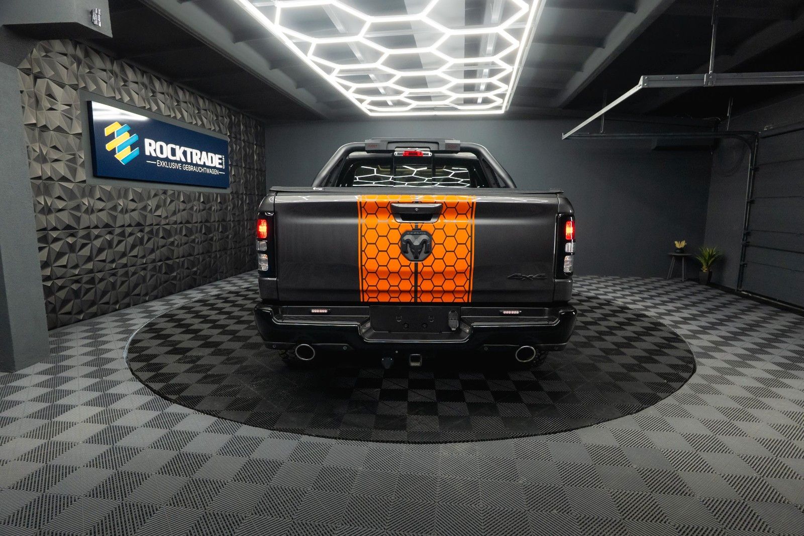 Fahrzeugabbildung Dodge RAM 5.7 V8 HEMI 4x4 OFFROAD Night Limited 19%
