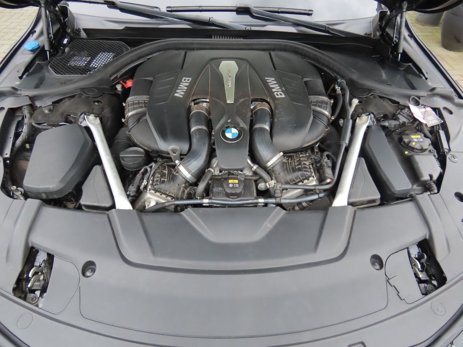 BMW 750Li xDrive M-Paket Soft-Close Pano DE Fzg foto 3