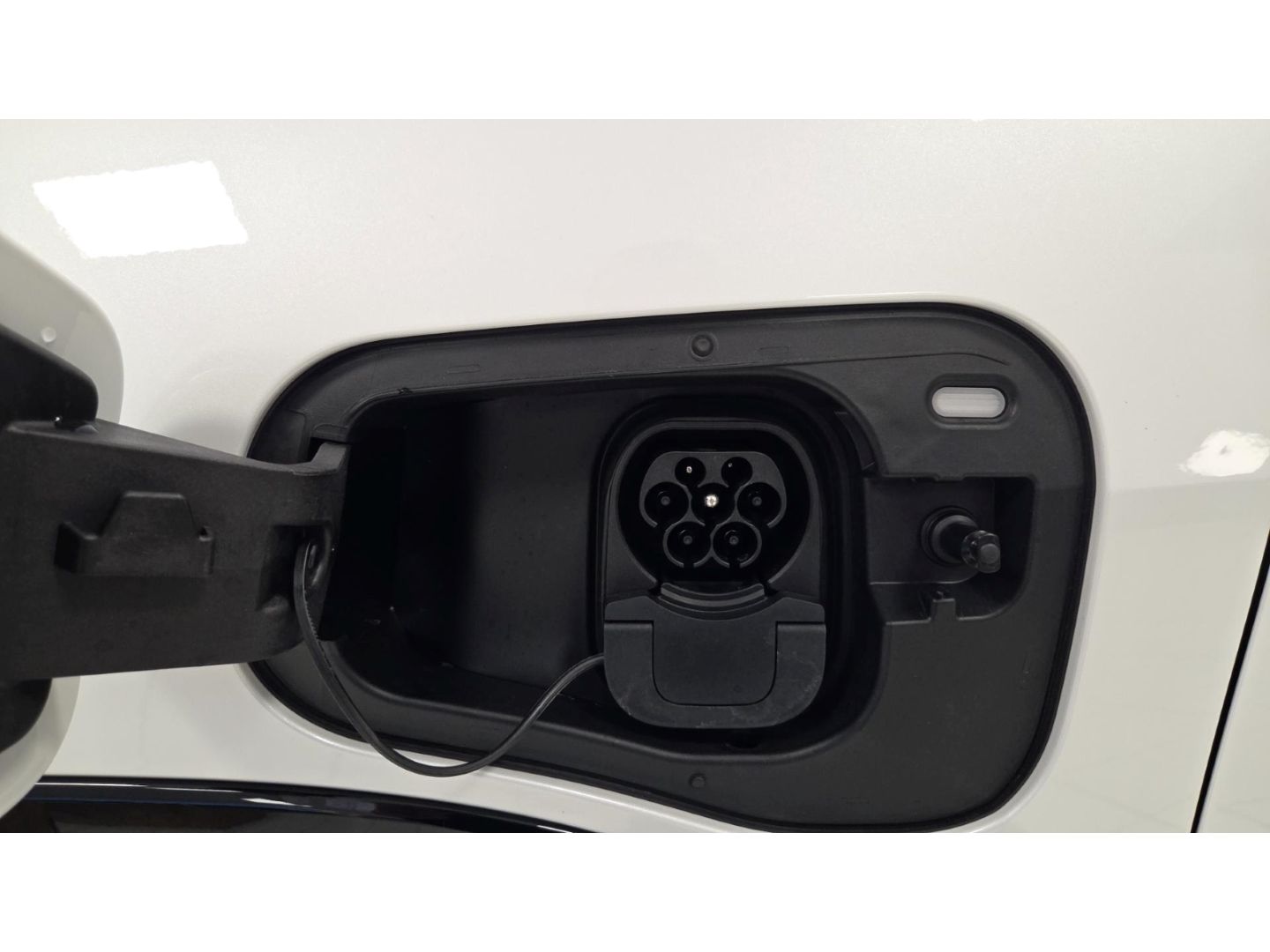 Fahrzeugabbildung Volkswagen Tayron R-Line 1.5 eHybrid DSG Sportpaket HUD AD