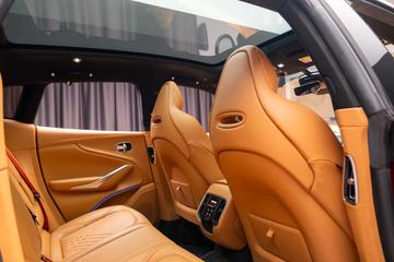 صورة 10 لـ 2021 Aston Martin DBX