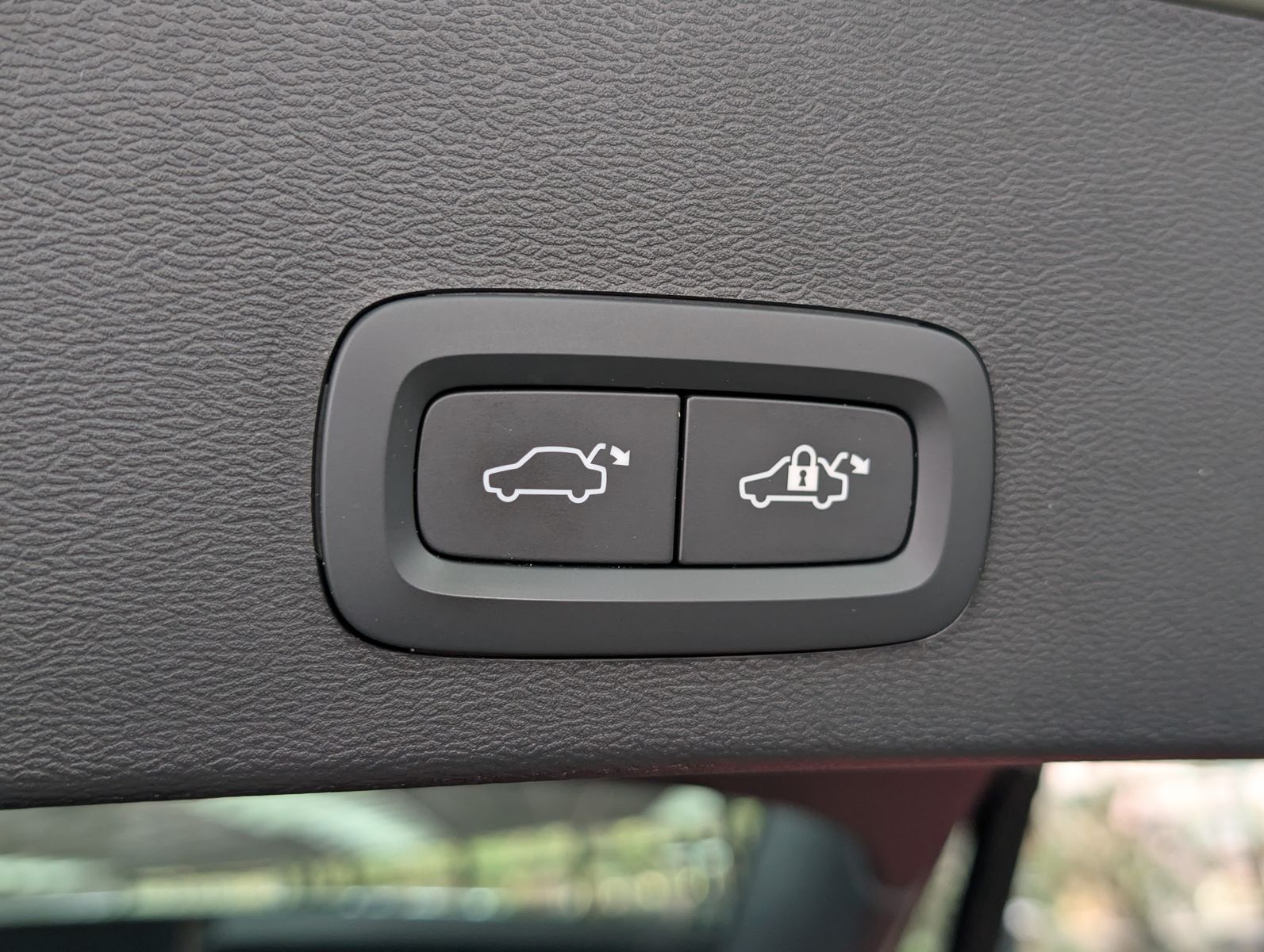 Fahrzeugabbildung Volvo XC40 B3 Core Winter-Pk. LED*VC*KEYLESS*SOUND*18"